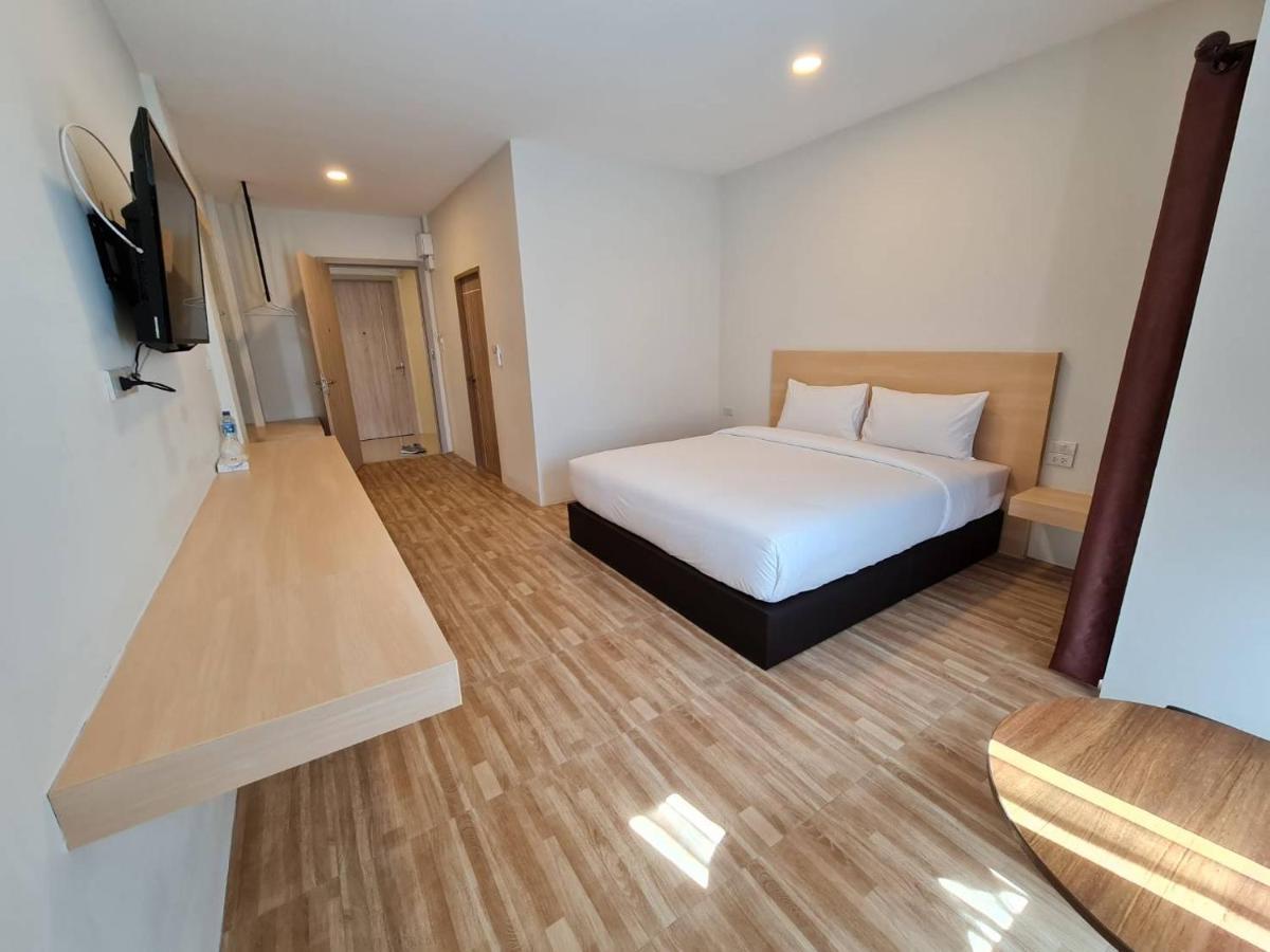 The Charlotte Smart Hotel Lopburi Kültér fotó