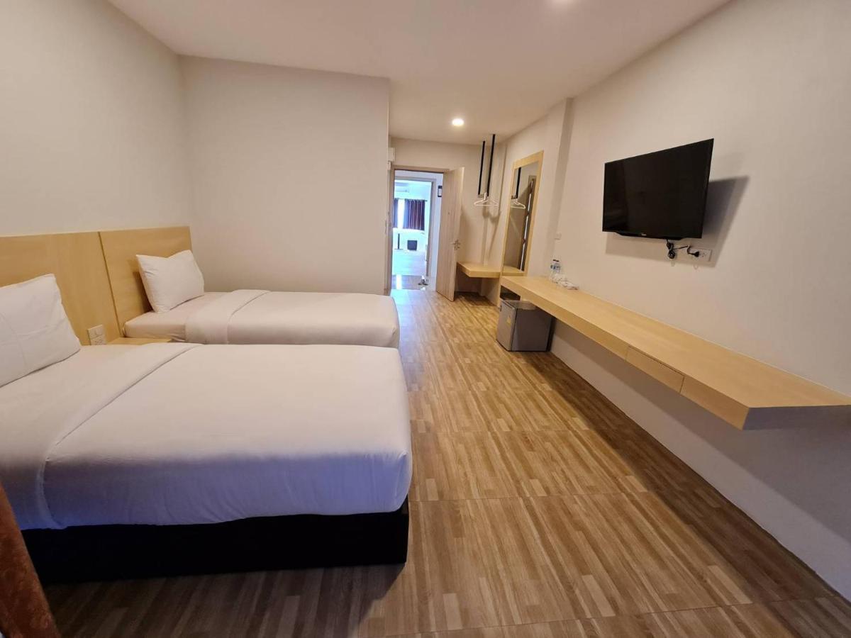 The Charlotte Smart Hotel Lopburi Kültér fotó