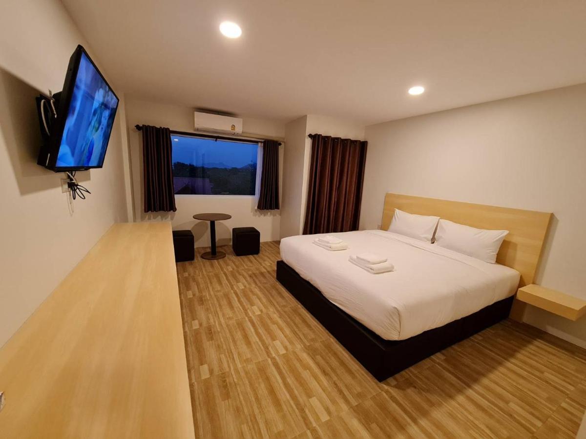 The Charlotte Smart Hotel Lopburi Kültér fotó