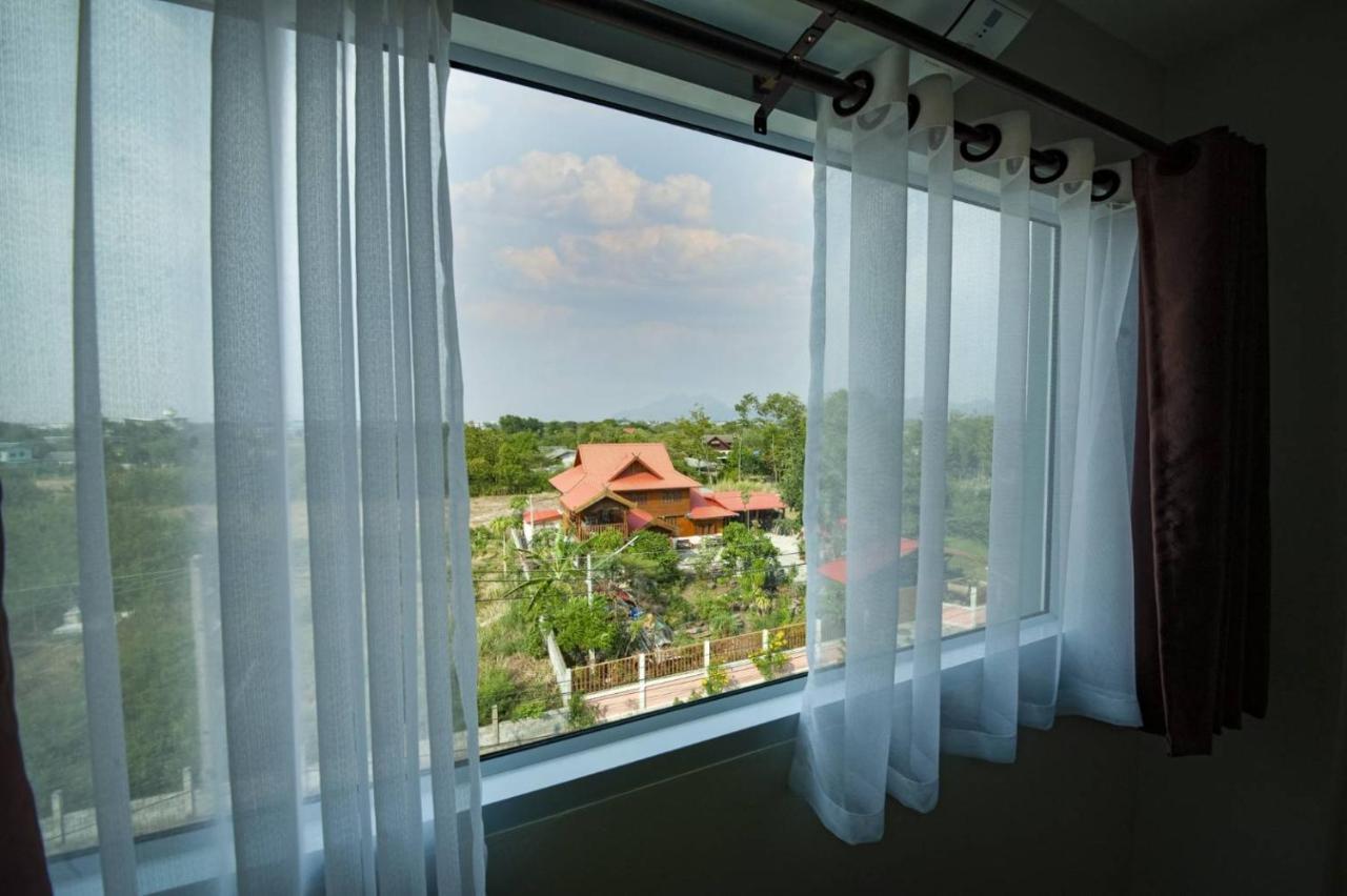 The Charlotte Smart Hotel Lopburi Kültér fotó