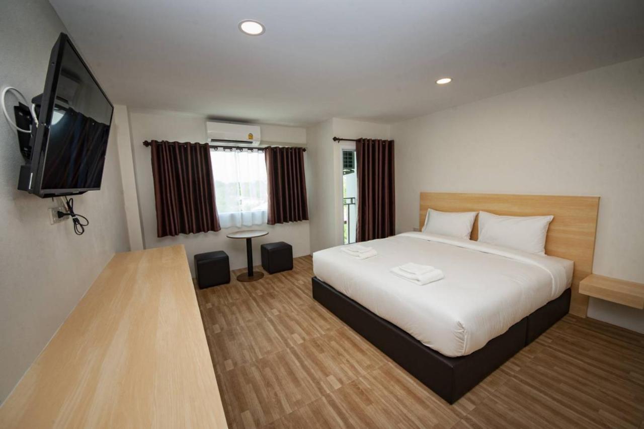 The Charlotte Smart Hotel Lopburi Kültér fotó