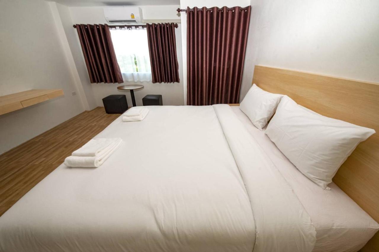 The Charlotte Smart Hotel Lopburi Kültér fotó