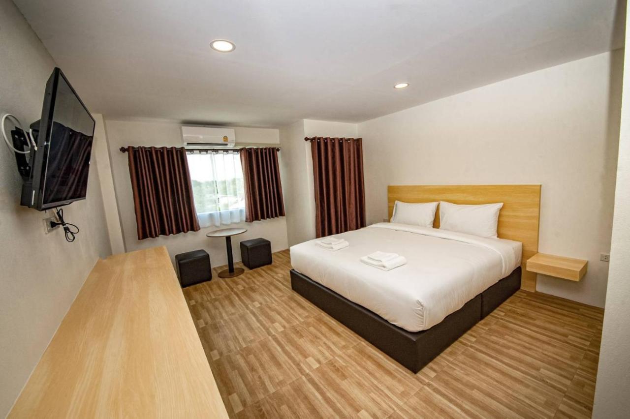 The Charlotte Smart Hotel Lopburi Kültér fotó