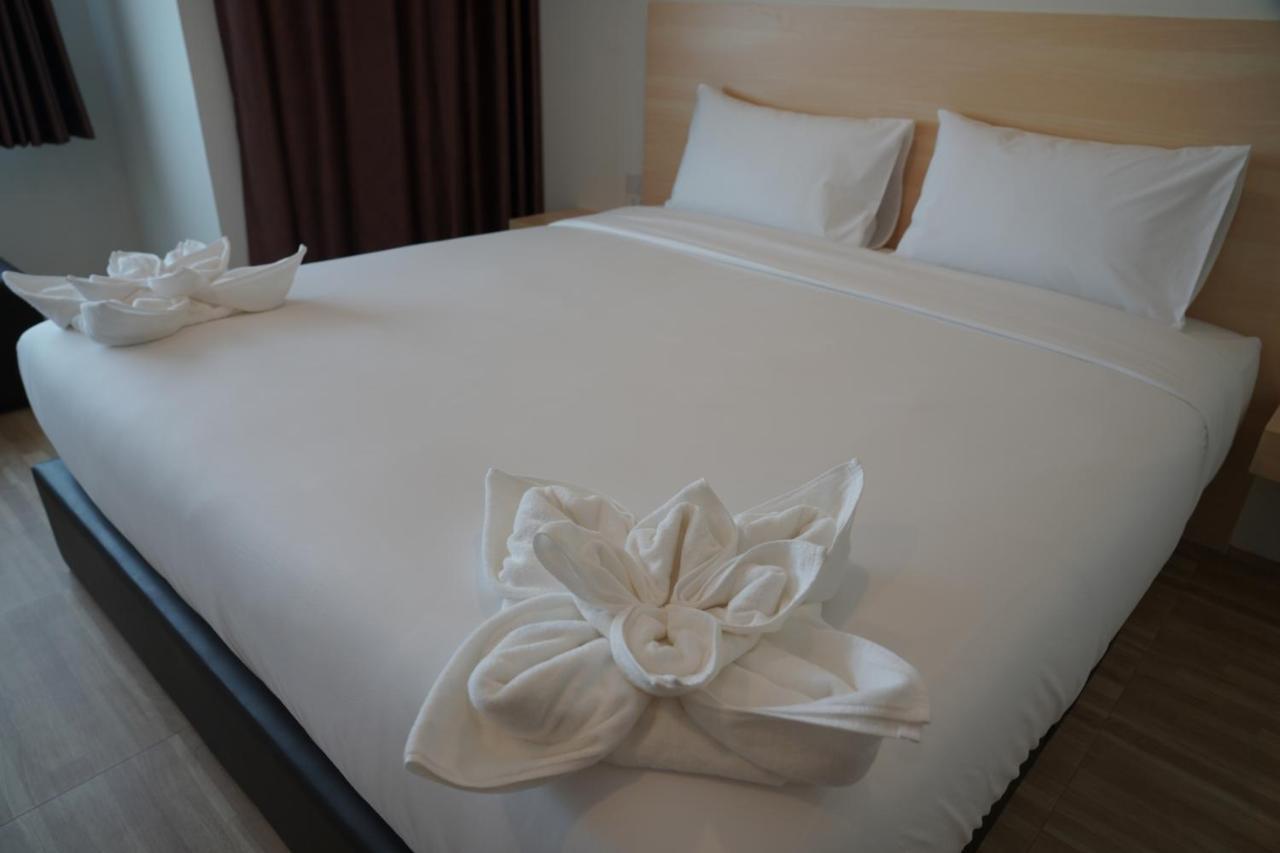 The Charlotte Smart Hotel Lopburi Kültér fotó