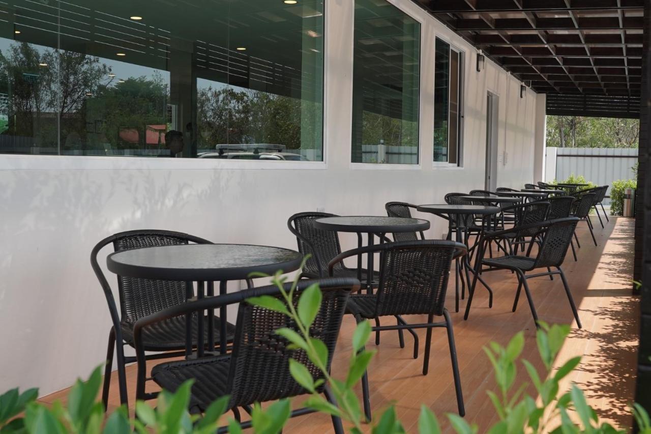 The Charlotte Smart Hotel Lopburi Kültér fotó