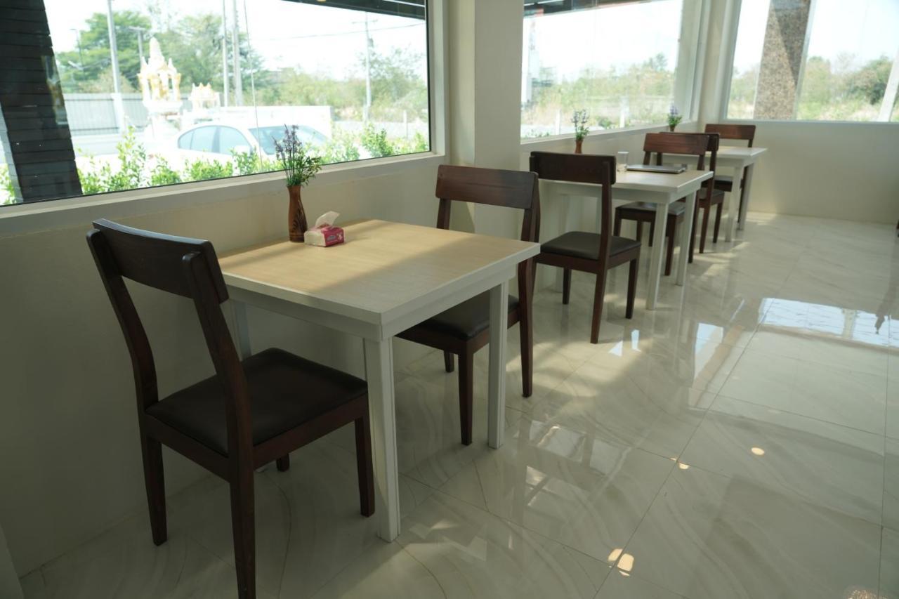 The Charlotte Smart Hotel Lopburi Kültér fotó