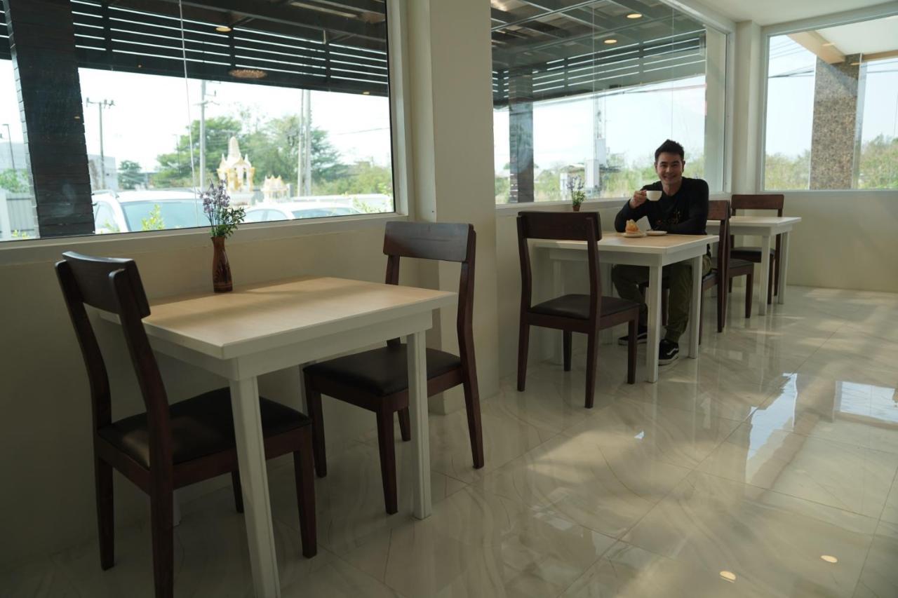 The Charlotte Smart Hotel Lopburi Kültér fotó