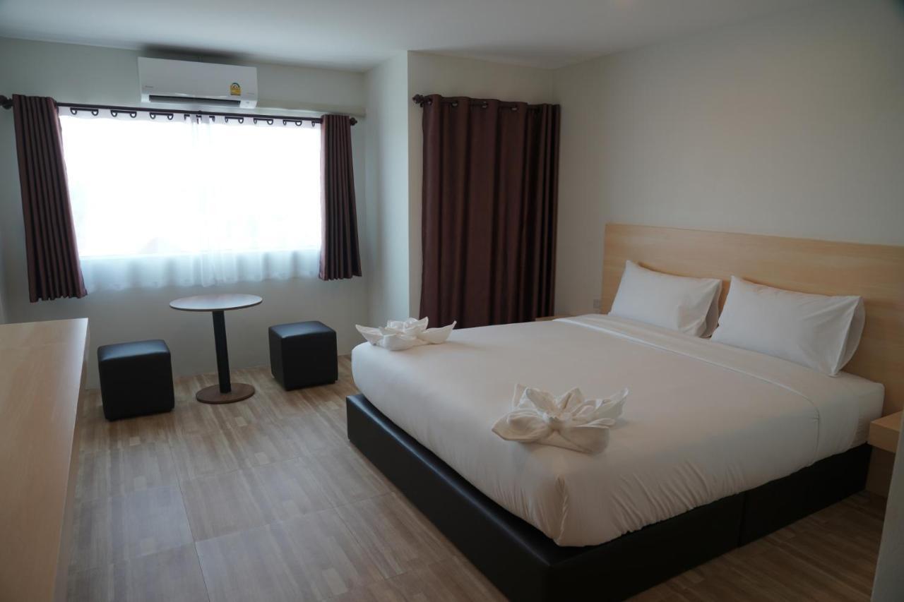 The Charlotte Smart Hotel Lopburi Kültér fotó