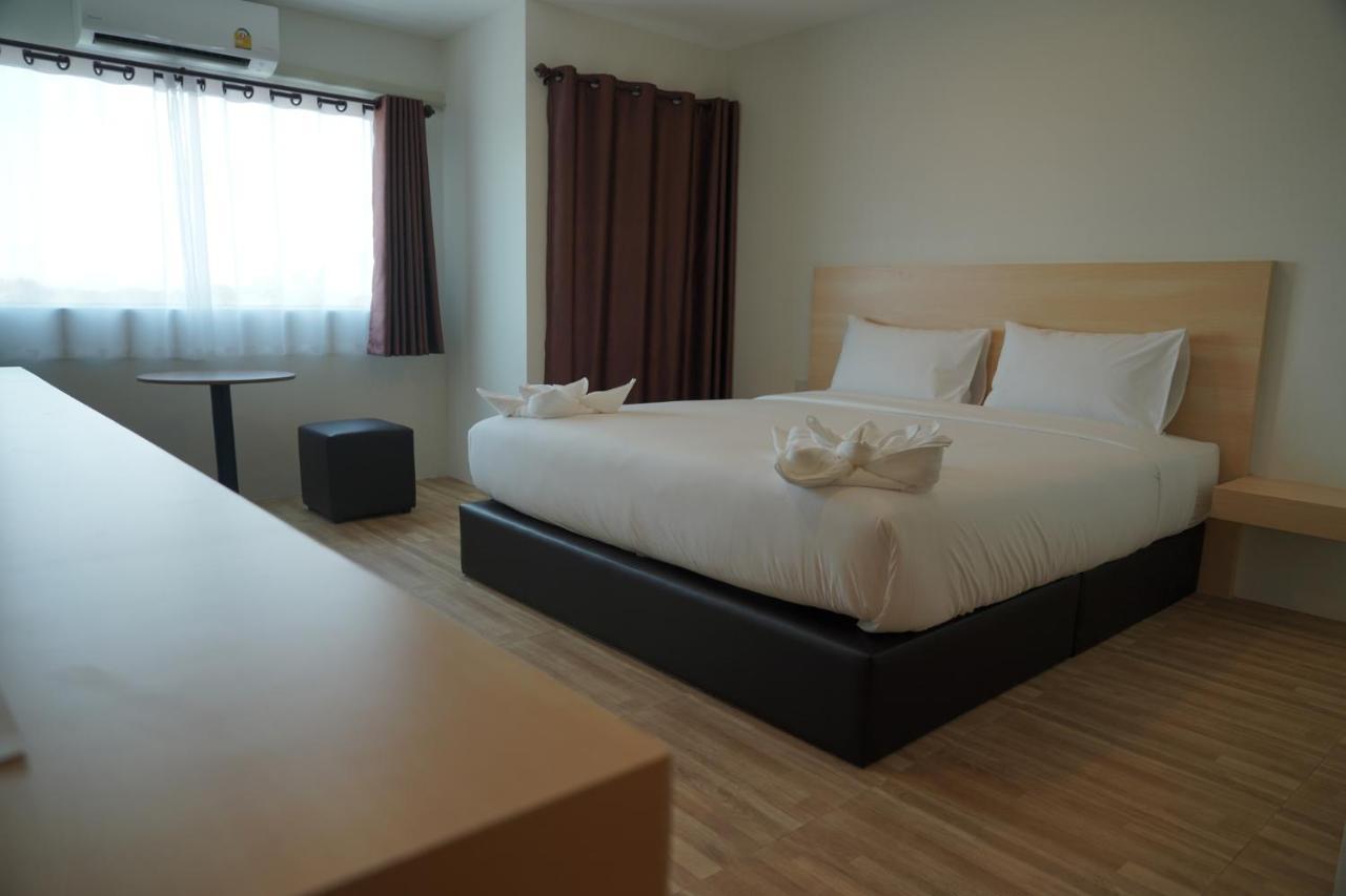 The Charlotte Smart Hotel Lopburi Kültér fotó