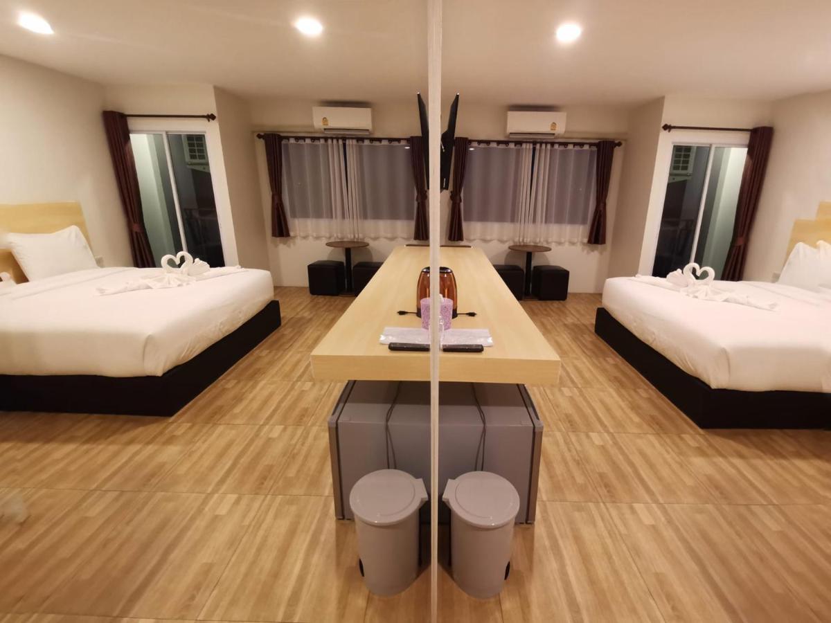 The Charlotte Smart Hotel Lopburi Kültér fotó