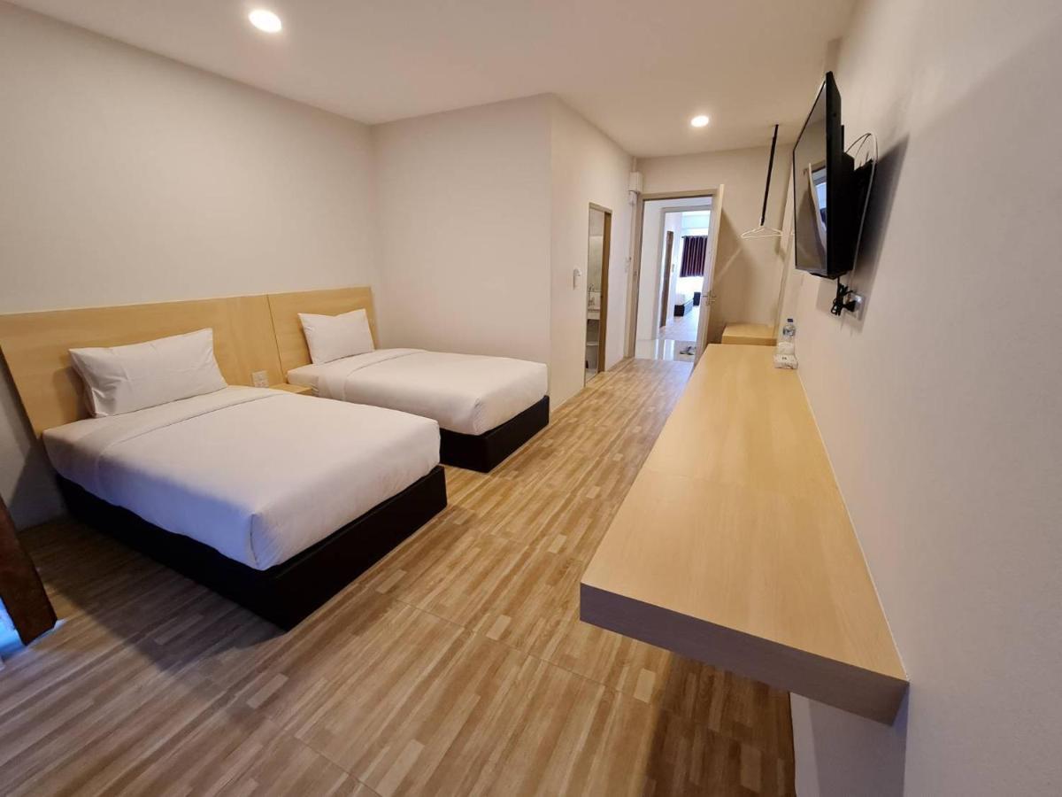 The Charlotte Smart Hotel Lopburi Kültér fotó