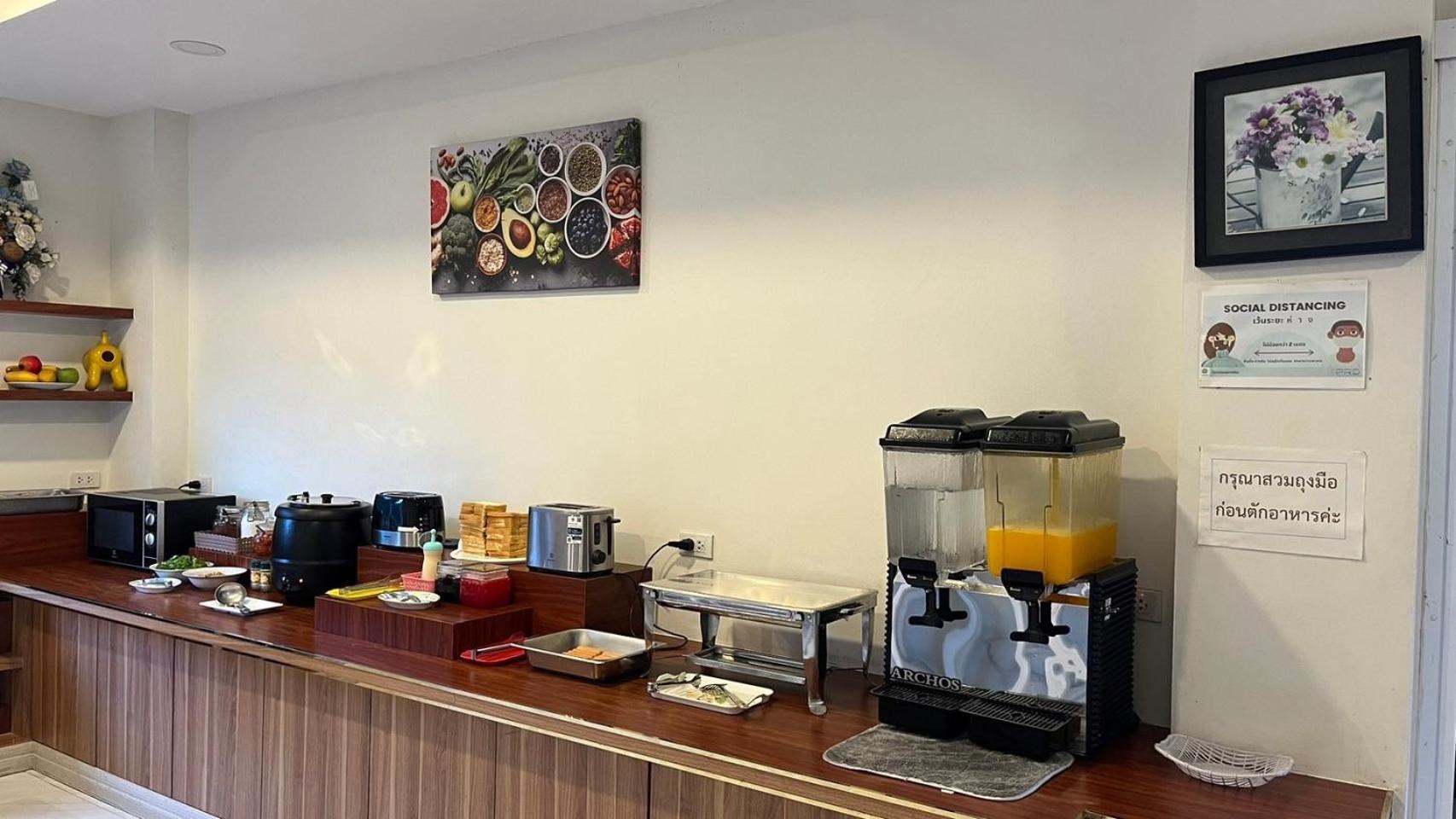 The Charlotte Smart Hotel Lopburi Kültér fotó